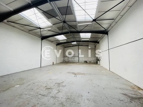Local d'activité 639 m²