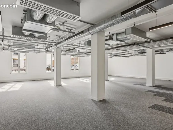 Bureaux 1 582 m²