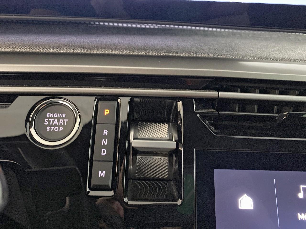 Peugeot 3008 hybrid 145 e-dcs6 gt — photo 15