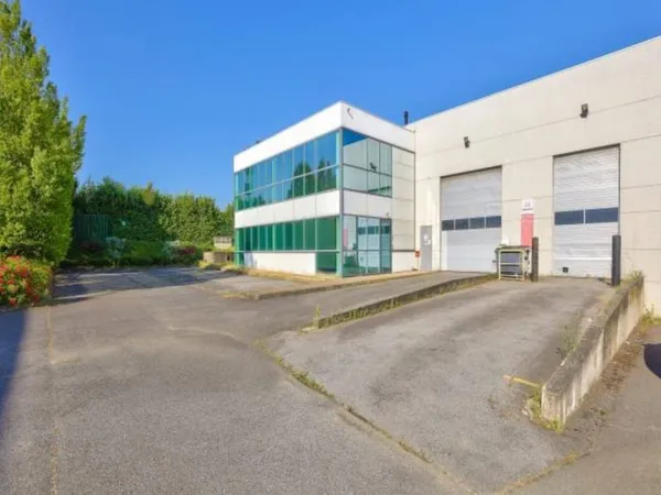 Entrepôt 3979 m²