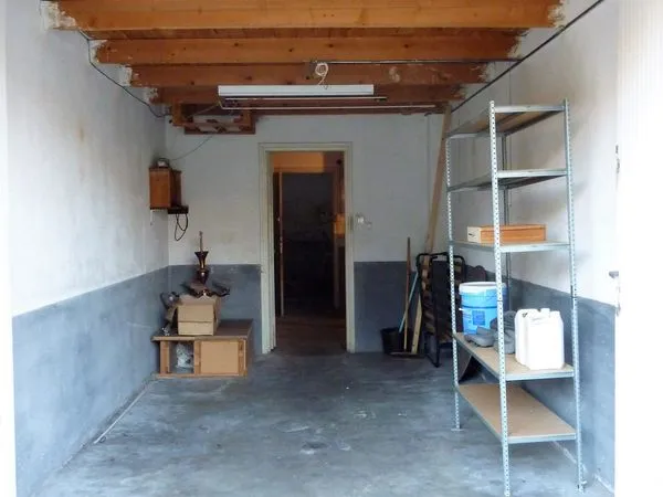 URGENT 65 m² : Garage + Grande Mezzanine + parking devant