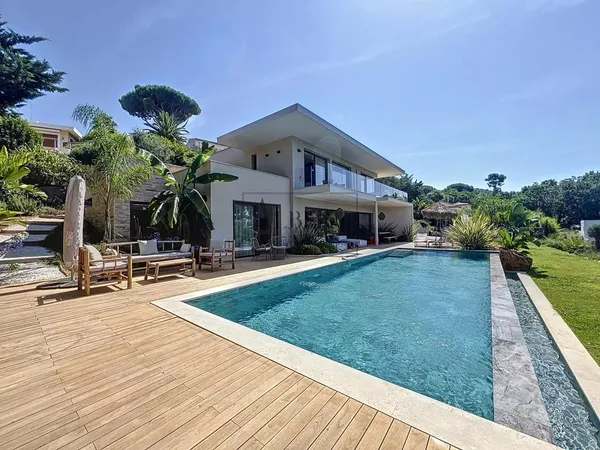 Villa 6 pièces 215 m²