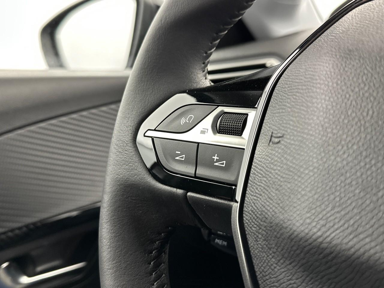 Peugeot 208 puretech 100 s&s bvm6 allure — photo 17