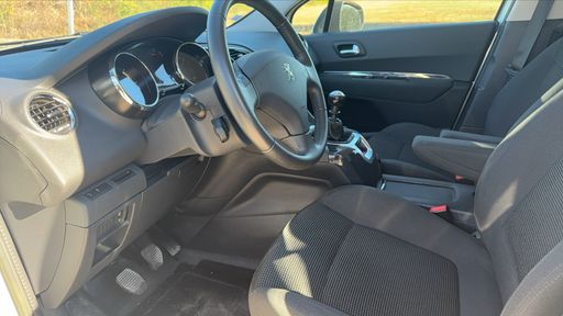 Peugeot 5008 1.6 HDi 115 - Active 7pl – 2014 – 109754 km – Diesel – Boîte Manuelle — photo 16