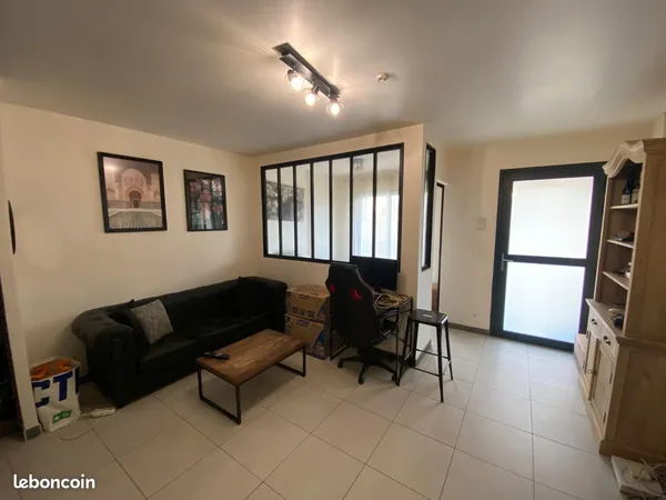 Appartement RDC 2 pièces 34m2, 2 places parking +cave