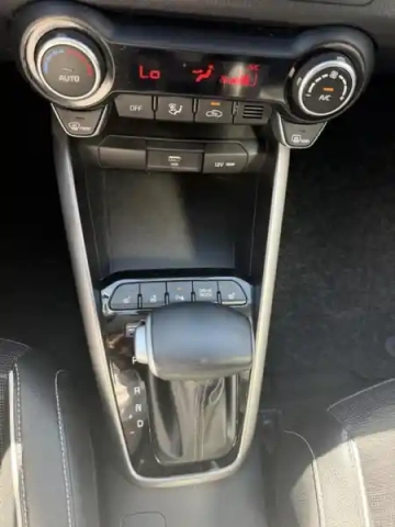 Kia Stonic gt-line premium tgdi mhev 120 dct — photo 10