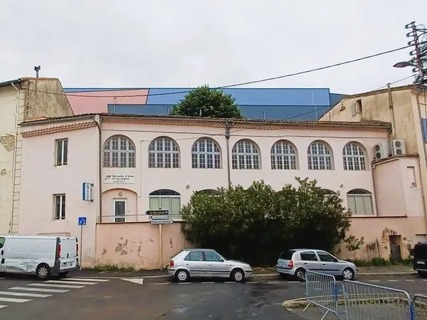 Local commercial 268 m²