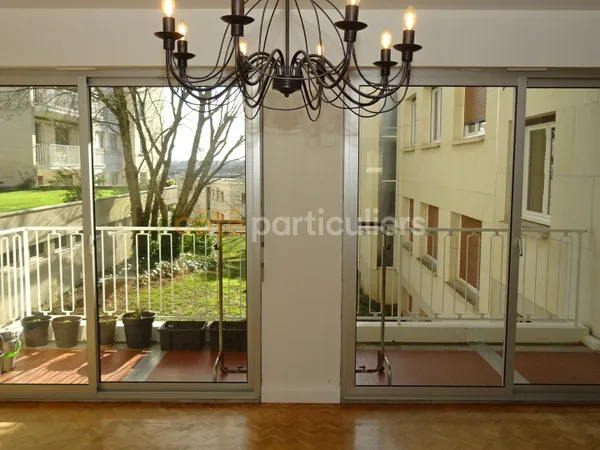 Appartement aménagé - 5 pieces, 3 Chambres, cave, balcon orienté sud.