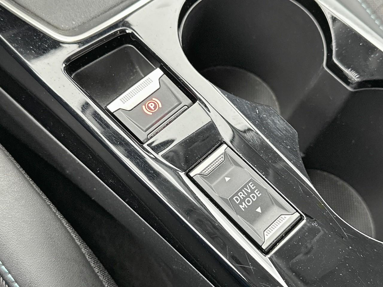 Peugeot 2008 puretech 130 s&s bvm6 allure pack — photo 31