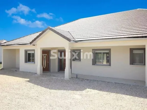 Maison de plain-pied 6 pièces 184 m²