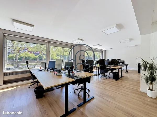 Bureaux 157 m² Croix