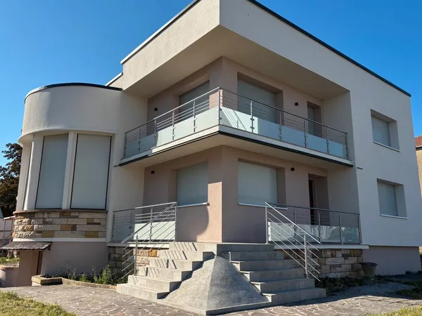 Maison individuelle 185 m² avec séjour cathédrale - Nousseviller Saint Nabor