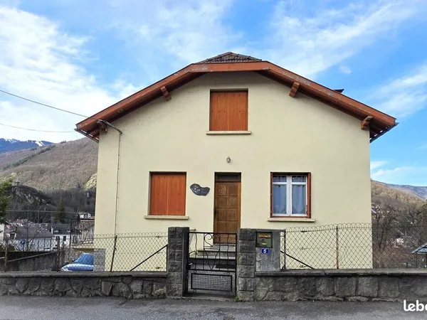 Propriété 6 pièces 104 m²