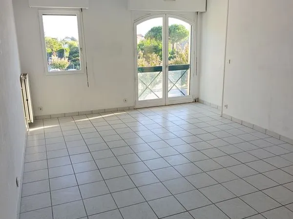Particulier LOUE appartement Type 3