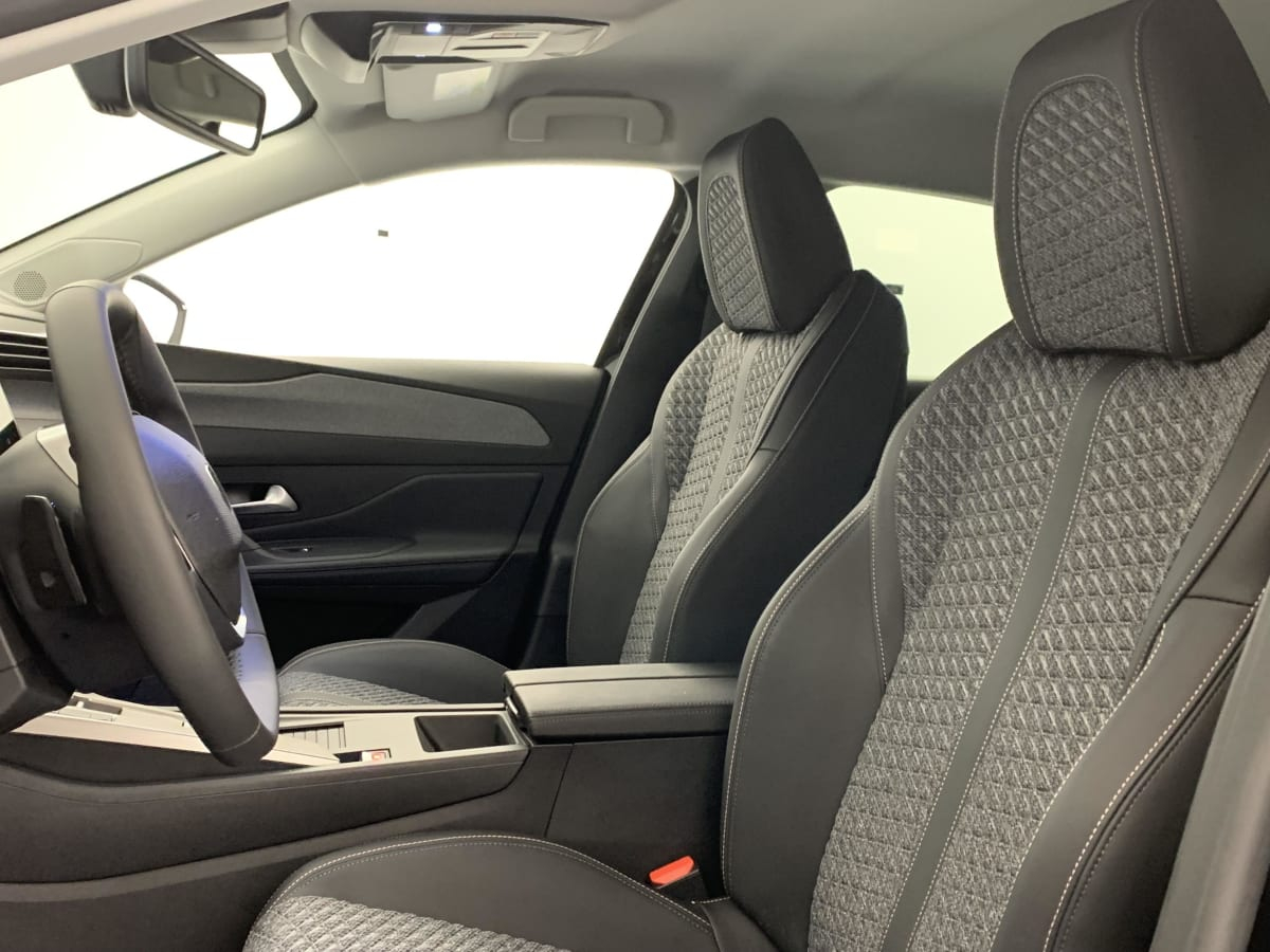 Peugeot 308 — photo 20