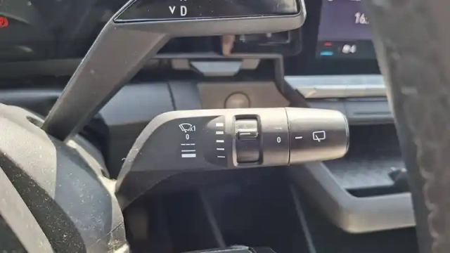 Renault Megane e-tech ev60 220 ch optimum charge — photo 34
