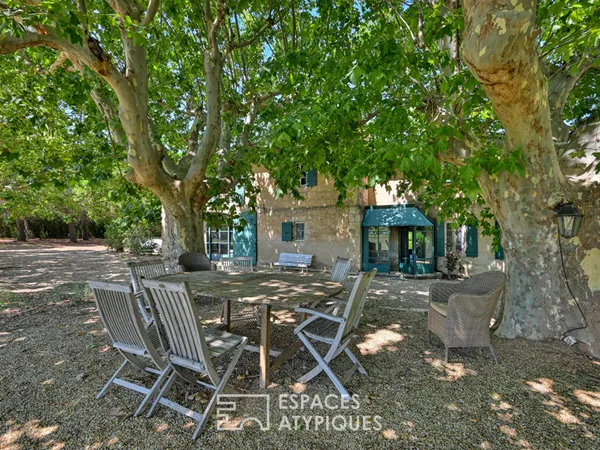 Maison familiale authentique avec piscine en Petite Camargue