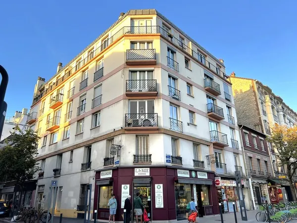 Centre Charentonneau - 700 m Métro STADE