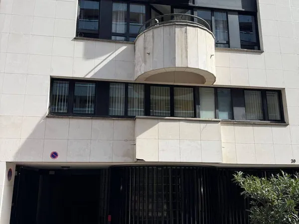 Parking 12 m²