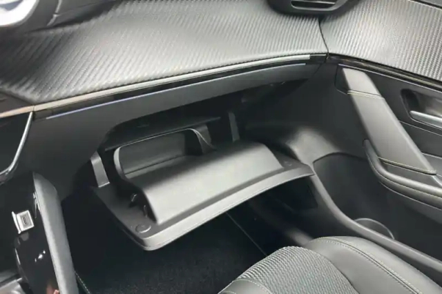 Peugeot 208 hybrid 110 e-dcs6 — photo 22