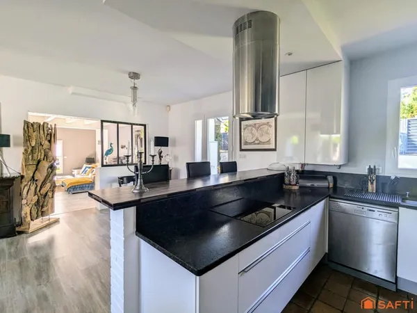 Grande maison familiale rénovée dans le bourg