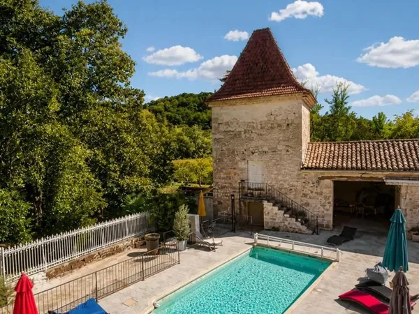 Maison 15 pièces 700 m²