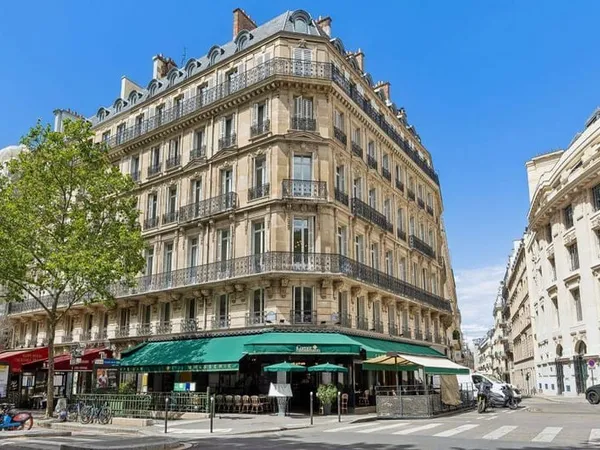Bureaux 484 m²