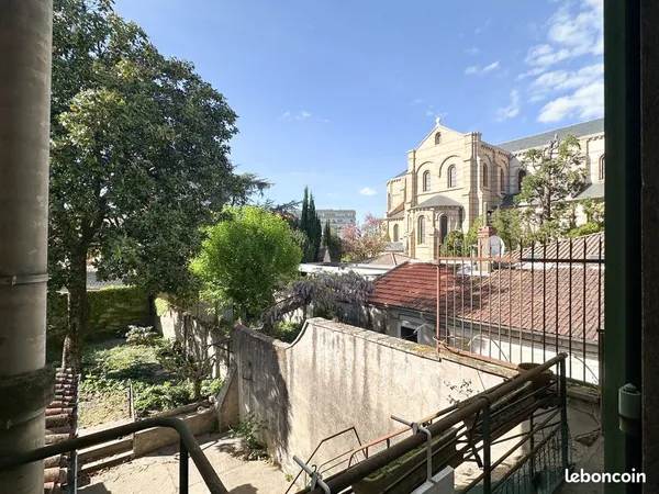 Maison 10 pièces 240 m²