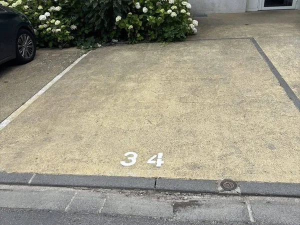 Parking 12 m²