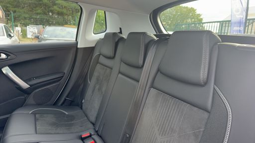Peugeot 2008 1.2 PureTech 110 EAT6 - Crossway – 2017 – 121979 km – Essence – Boîte Automatique — photo 17