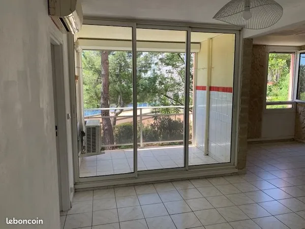 Appartement 73 M 2 Martigues Ferrières