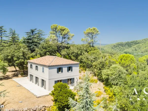 Propriété 6 pièces 227 m²