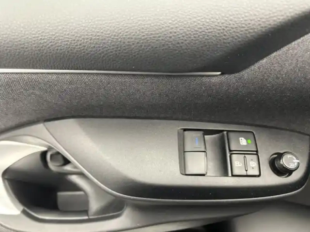 Toyota Yaris 70 vvt-i dynamic — photo 16