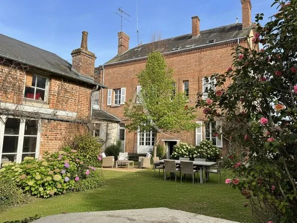 Maison 12 pièces 230 m²