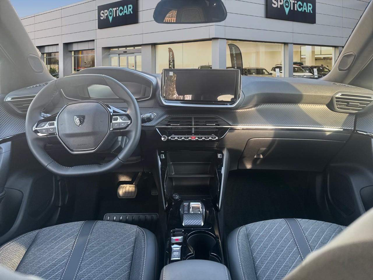 Peugeot 2008 e-2008 156ch allure — photo 8