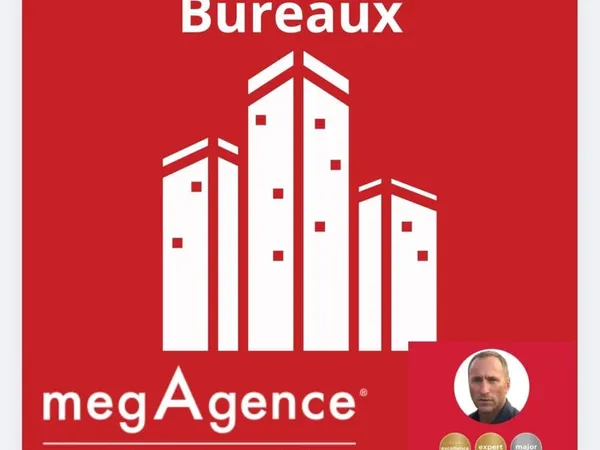 960 m2 de Bureaux avec ascenseur sur 3853 m2 à la Roche sur Yon