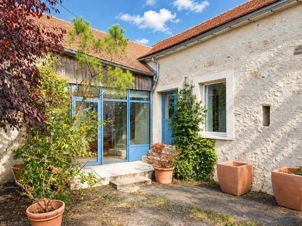 Maison de campagne rénovée avec son jardin bucolique