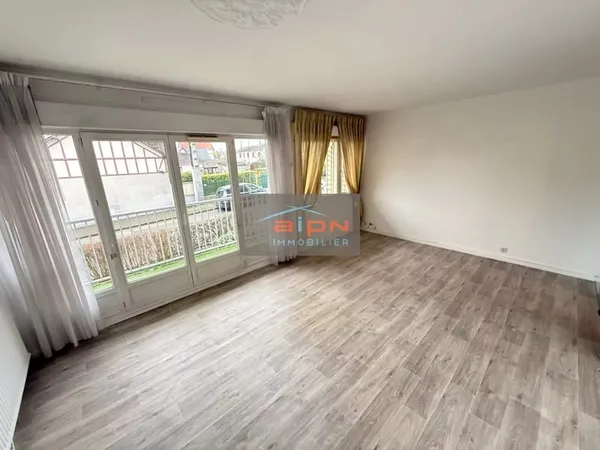 Appartement 3 chambres + parking + cave