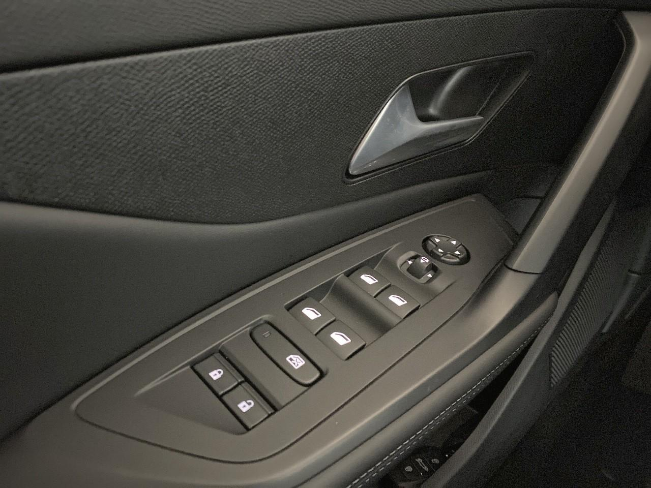 Peugeot 308 hybrid 145 e-dcs6 allure — photo 20