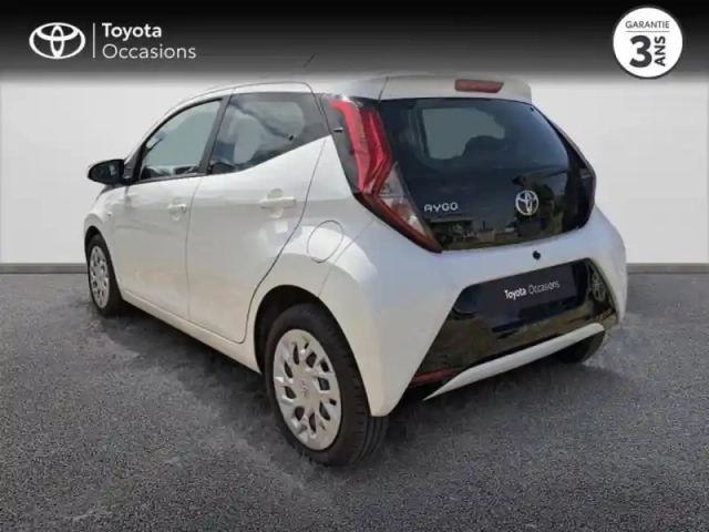Toyota Aygo 1.0 vvt-i 72ch x-play 5p my20 — photo 2