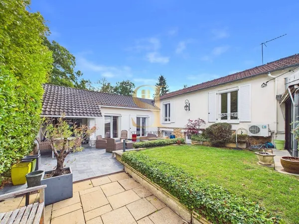 Maison de plain-pied 6 pièces 160 m²