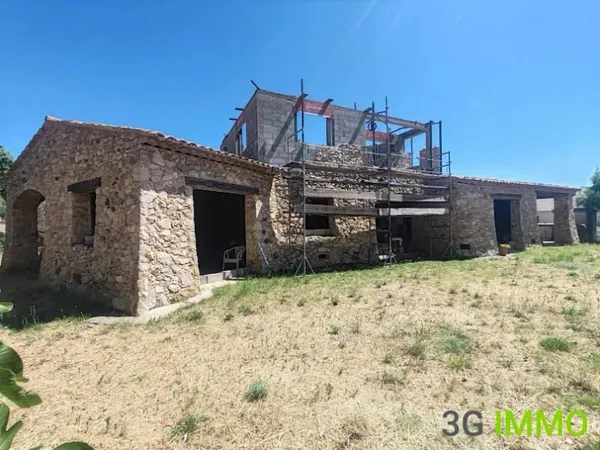 Maison 1 pièce 250 m²