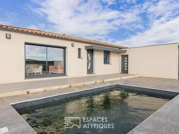 Villa contemporaine avec piscine et garage