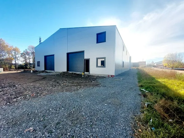 Local professionnel 230 m²