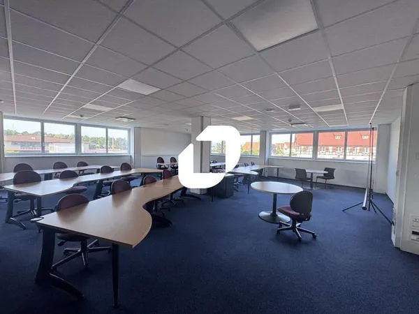 Bureau 2800 m²