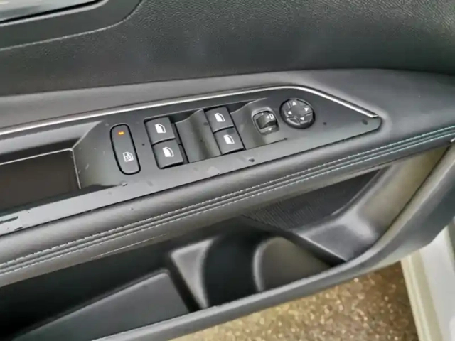 Peugeot 3008 hybrid 225 allure pack 1.6 224 — photo 41