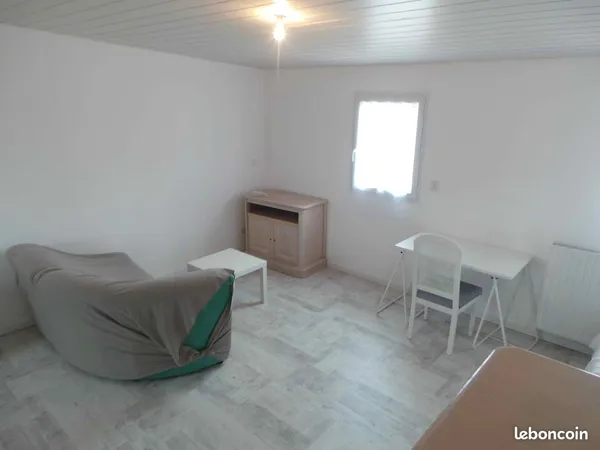 Montaigu Vendée ,loue studio 38 m2 ,meublé pour un étudiant (e)