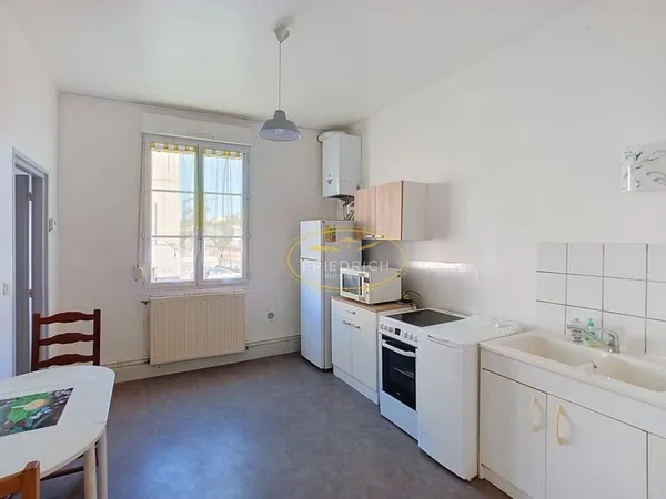 Appartement aménagé Type F1 - Centre-ville