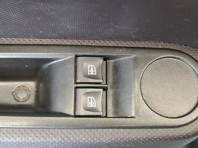 Renault Twingo iii e-tech — photo 15