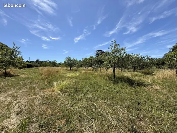 Terrain 2 300 m² Latresne